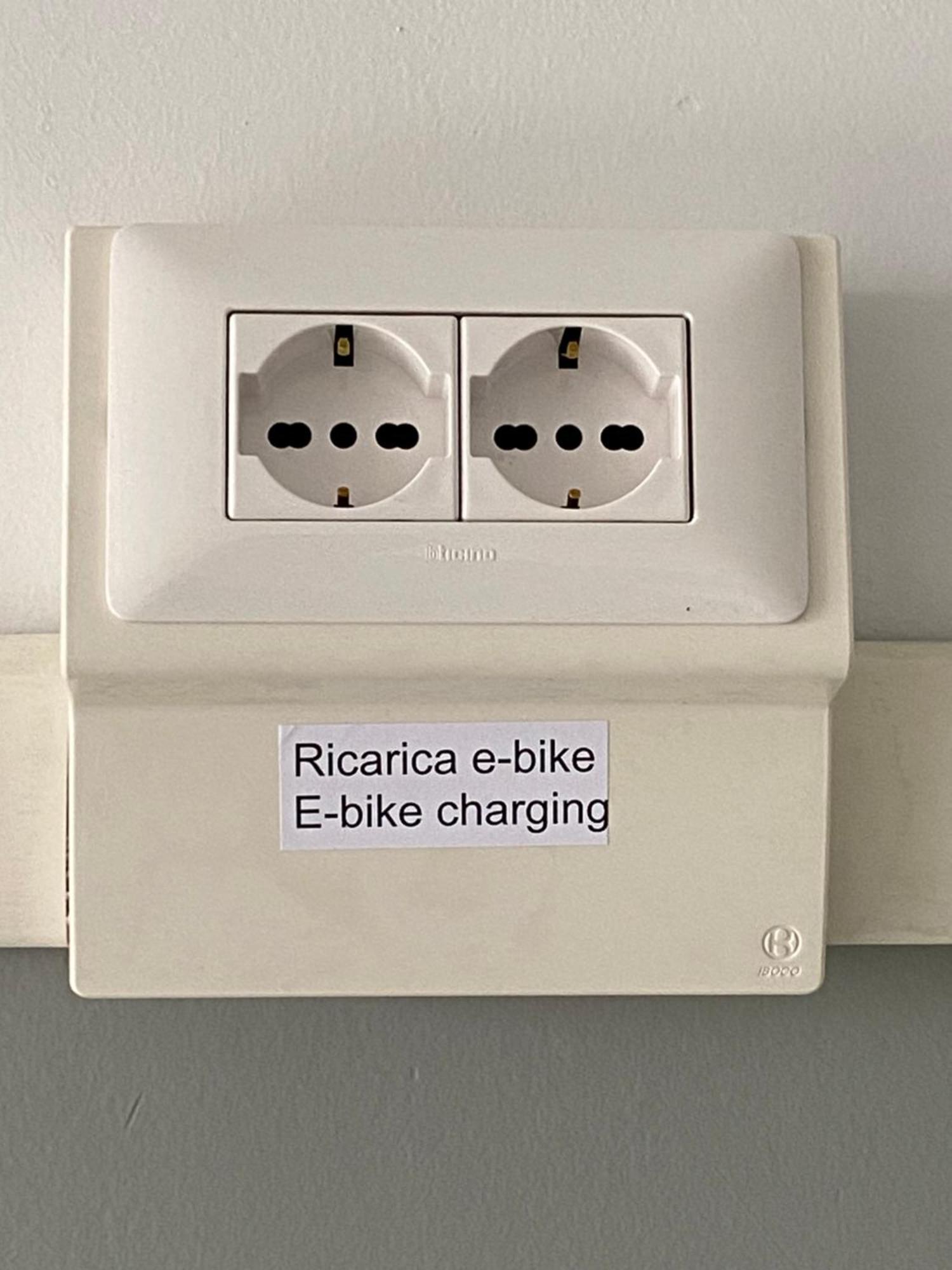 Viasavona46 Nel Cuore Delle Langhe Treiso Luaran gambar